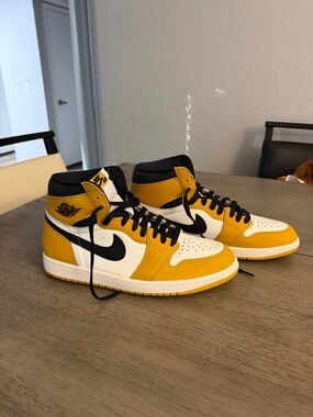 Nike Air Jordan 1 Mid - Yellow/White/Black